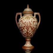 Large vase with porcelain handles and metallic lustre, 20th century - 2