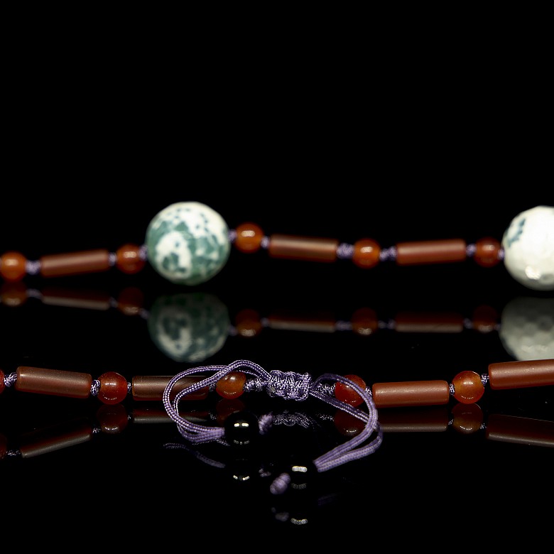 Agate and glass bead necklace, Qing dynasty