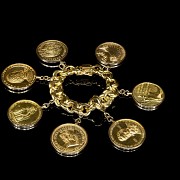 Pulsera oro con siete monedas