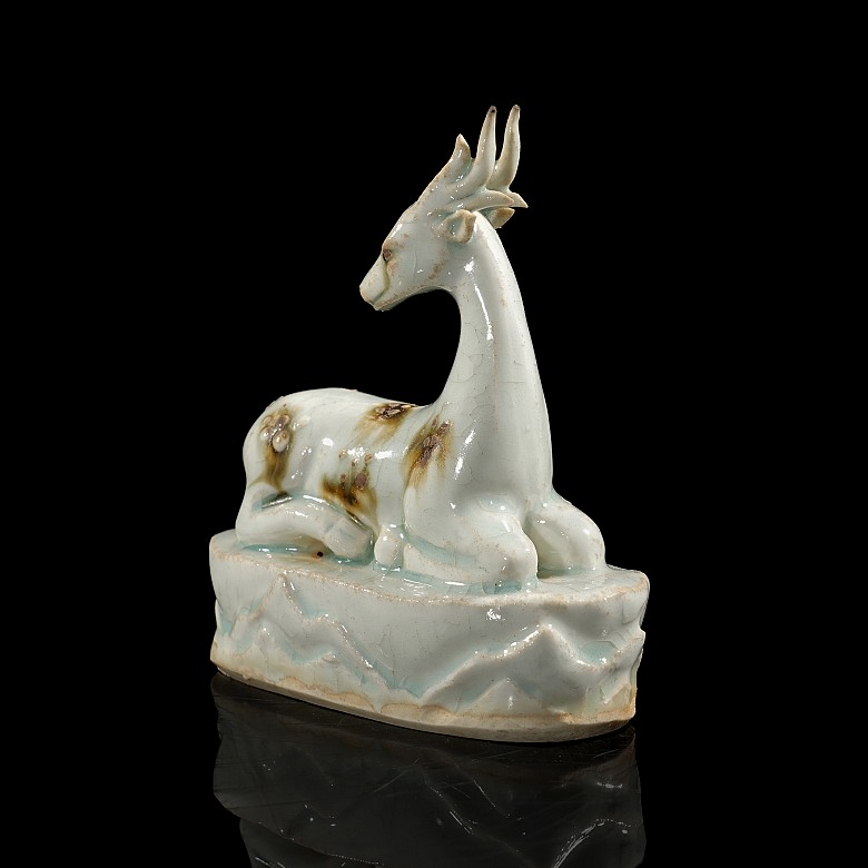 Ceramic-glazed ‘Deer’ paperweight, Song dynasty