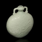 Celadon “Bianhu” vase with dragon and bat, Qing dynasty