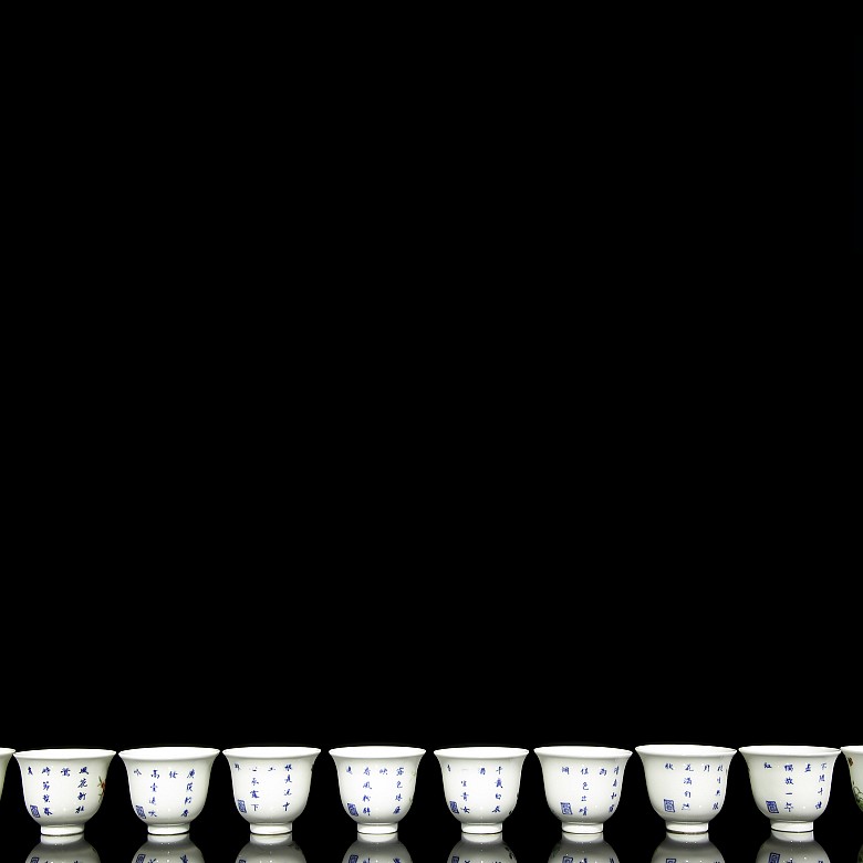 Complete set of twelve cups with flowers, 20th century