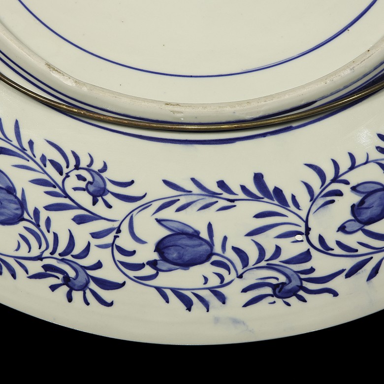 Imari Japanese dish, late 19th century