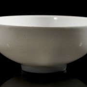 White porcelain ‘Phoenix and dragon’ bowl, Ming dynasty