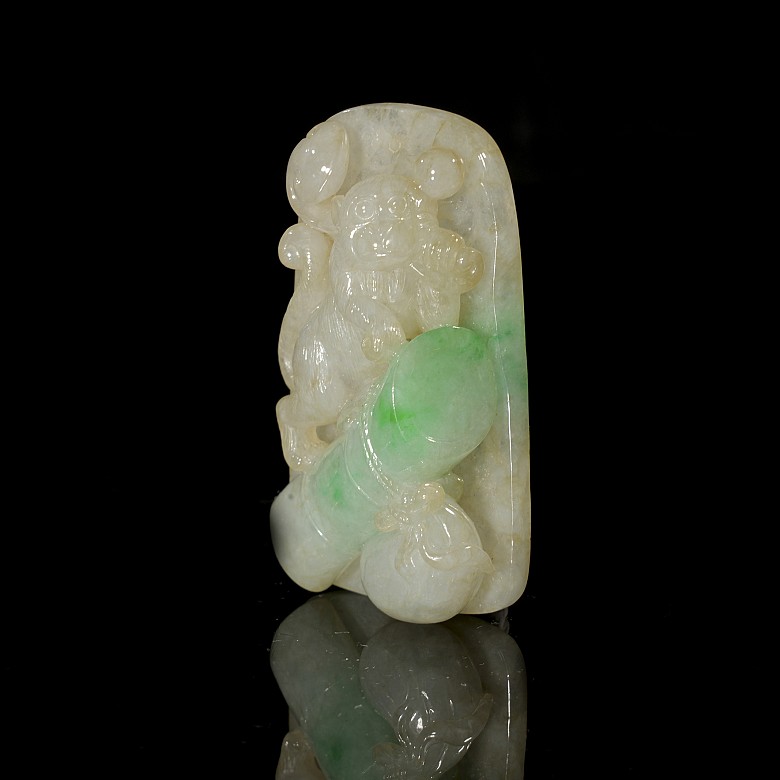 Carved jadeite pendant ‘Monkey’, Qing dynasty