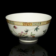 Enamelled porcelain ‘Garden’ bowl, with Qing seal