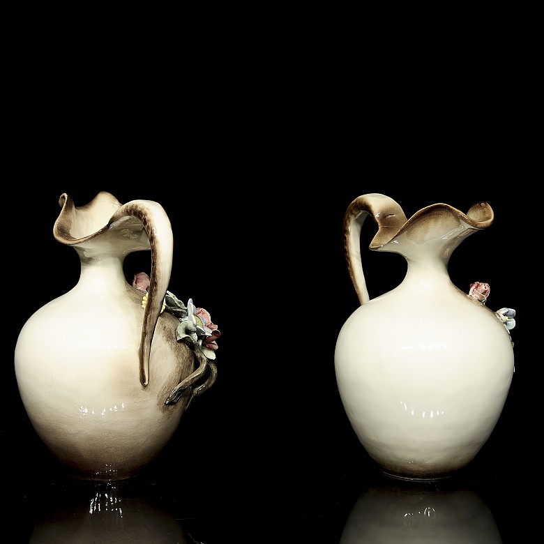 Capodimonte porcelain ‘Pair of jugs’, 20th century