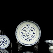 Three asian pottery objects, Qing dynasty - 8