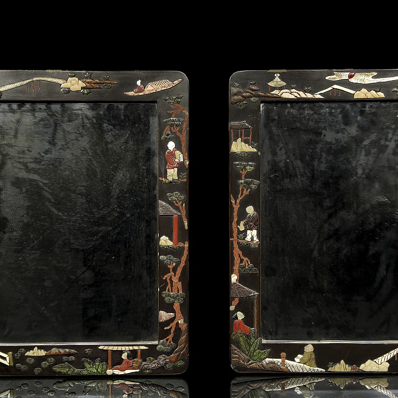 Pair of inlaid wooden mirrors, Qing dynasty.