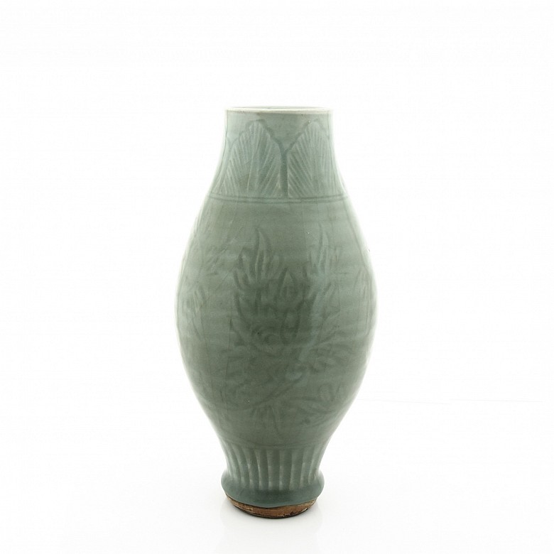 Chinese vase with carved decoration, Yuan style.