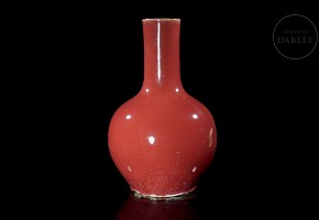 Tianqiuping red-glazed vase, Qing dynasty