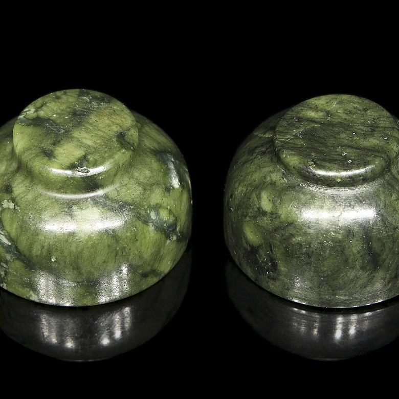 Pair of small jade bowls, 20th century - 5