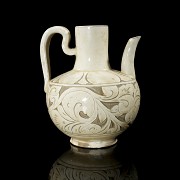 Ceramic ‘Cizhou’ jug, Song dynasty