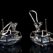 Earrings in 18kt white gold with topaz and diamonds