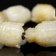 Buddhist carved white jade bracelet, Qing dynasty