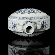 Blue and white porcelain ‘Binahu’ vase, with Ming mark