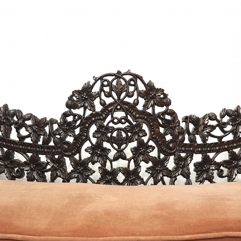 Anglo-Indian carved wooden sofa, 20th century