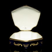 French porcelain jewellery box, Sèvres style, early 20th century