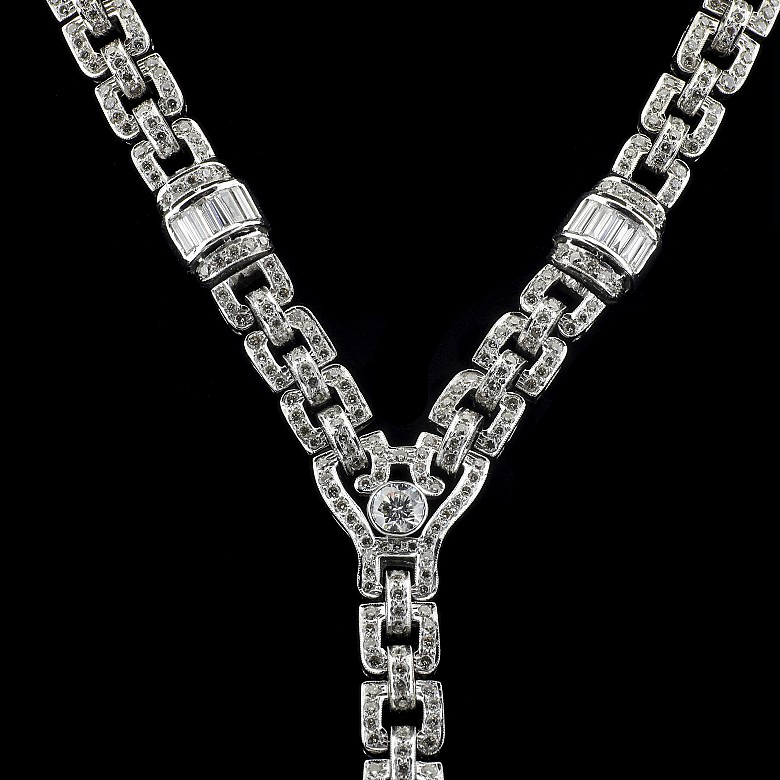 Magnificent diamond and emerald necklace, in 18k white gold