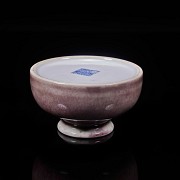 Recipiente para agua de porcelana con vidriado piel de melocotón, dinastía Qing