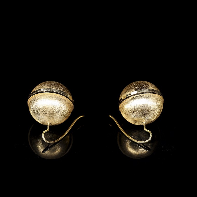 Yellow gold earrings ‘Spheres’