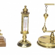 Combination of six small measuring objects, s.XX