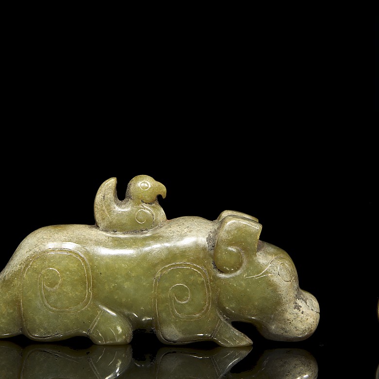 Jade sculpture 'Mythical Beast', Western Zhou Dynasty