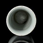 Enamelled porcelain vase ‘Scene’, Qing dynast