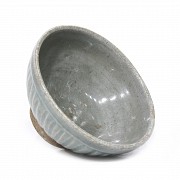 Bowl with carved decoration, Qing Dynasty