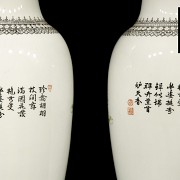 Pair of vases 