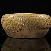 Glazed porcelain bowl, Sui dynasty