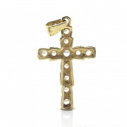 Cruz de oro amarillo 18 k con siete circonitas