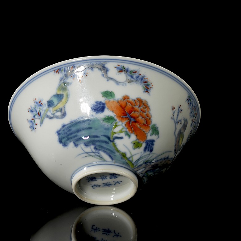 Doucai “Flowers and Birds” bowl, Qing Dynasty