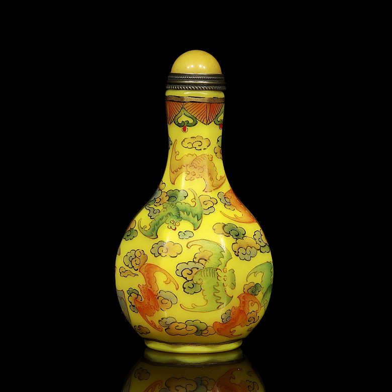 Glazed glass snuff bottle “Bats”, 20th century