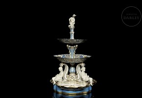 Three-tiered porcelain centrepiece ‘Infants’, 20th century