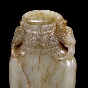 Jade plaque ‘Vase’ with wooden box, Qing dynasty