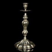 Candelabro de plata punzonada, S.XX