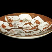 Plato de porcelana Kutani, Japón, periodo Meiji (1890 - 1920)