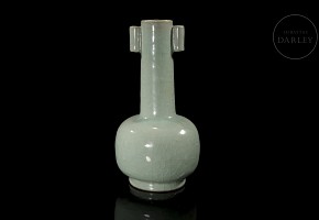 Arrow vase with celadon glaze, Longquan style, Yuan Dynasty