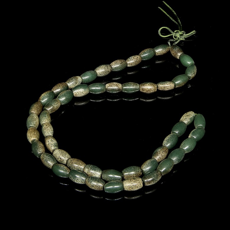 Jade bead necklace, Qing dynasty