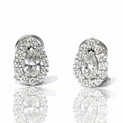 Earrings in 18k white gold with diamonds