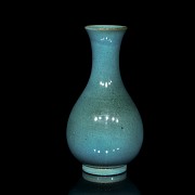 Chinese blue-green glazed vase, 20th century