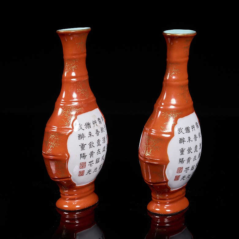 Pair of glazed vases with coral background and scenes, Minguo