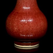 Small ‘Bull's Blood’ glazed porcelain vase, 20th century