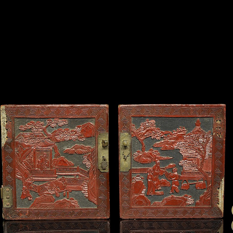 Set of four small carved and lacquered wooden doors, Qing dynasty. - 9