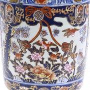 Chinese porcelain vase on a pedestal, 20th century