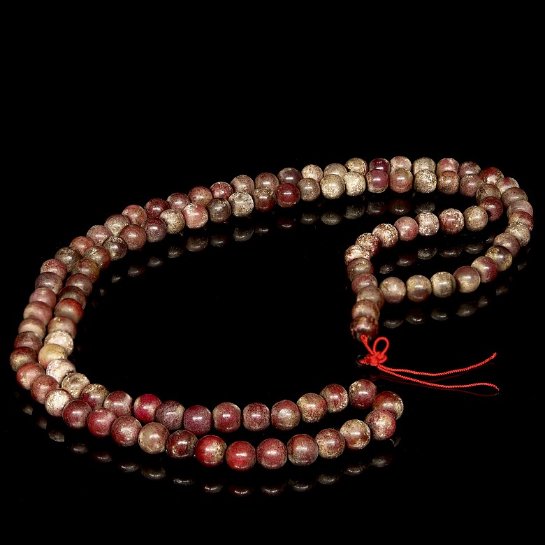 Necklace of 108 jade beads, Ming dynasty