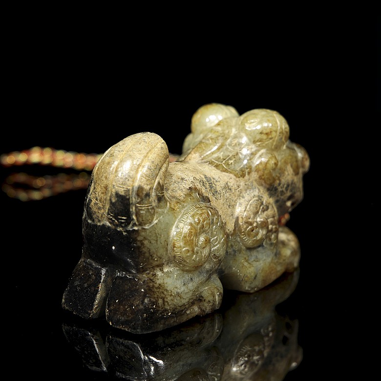 Carved jade figure, Eastern Han dynasty