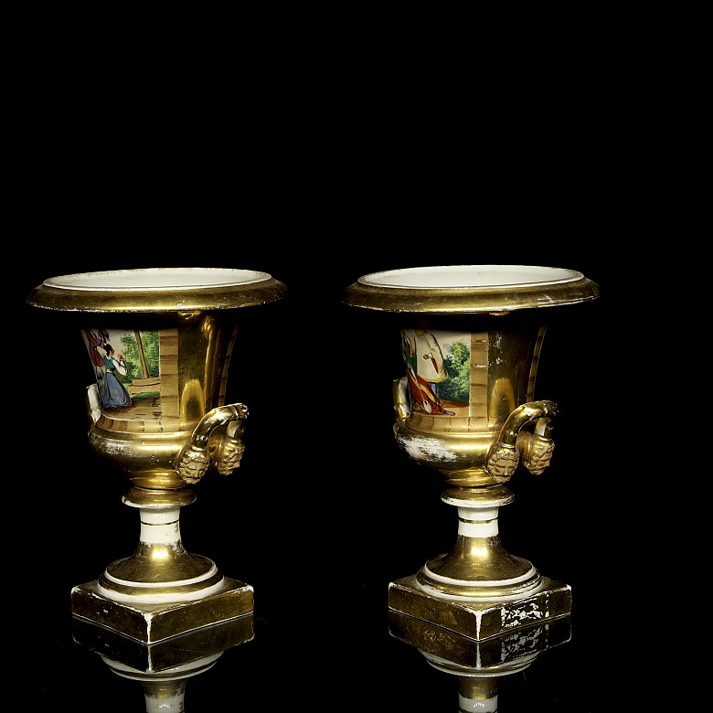 Pair of Medici-style vases, 19th century