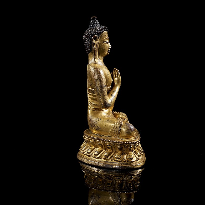 Gilt-bronze figure ‘Shakyamuni Buddha’, Qing dynasty